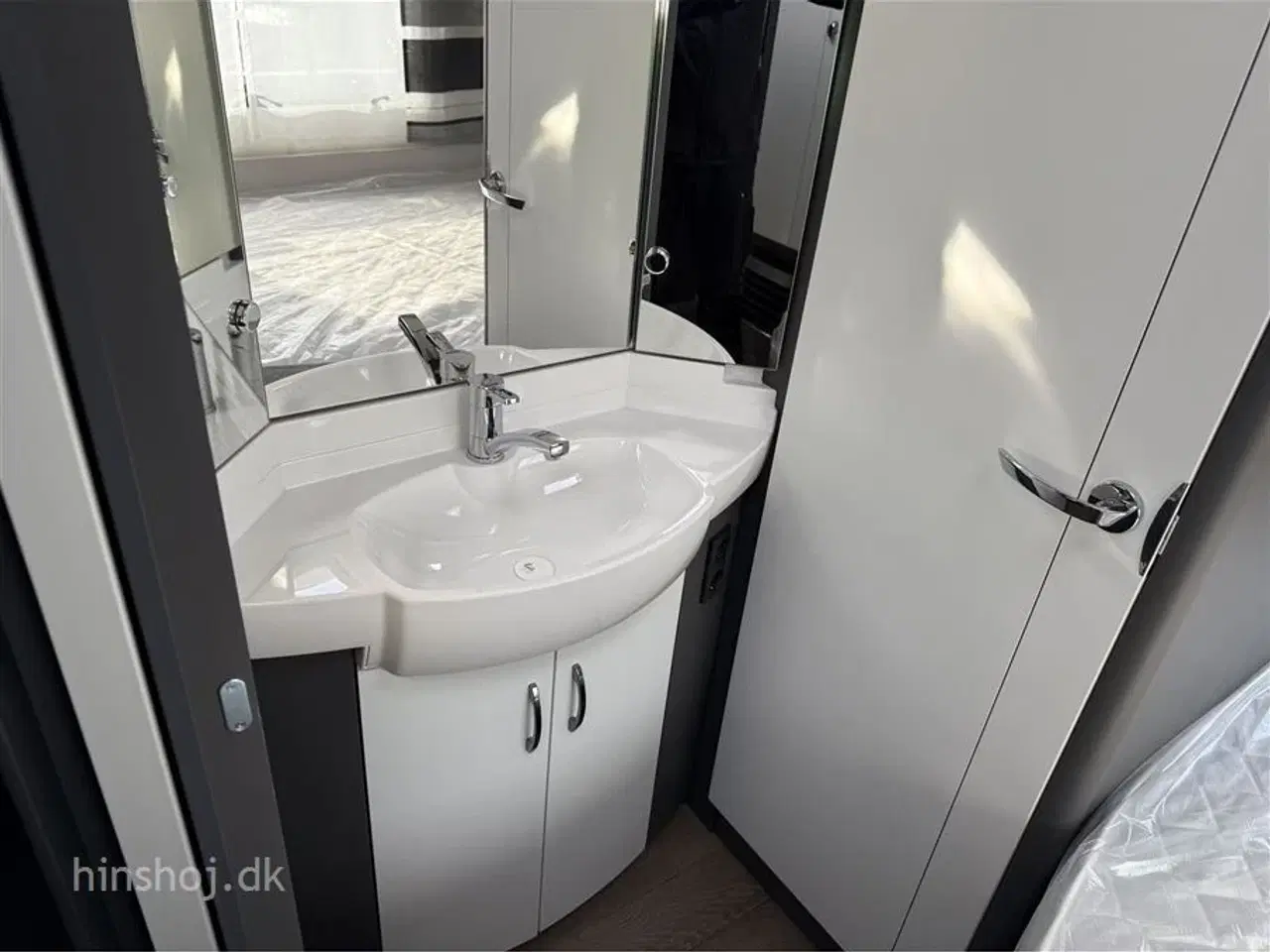 Billede 9 - 2025 - Hobby Excellent Edition 460 UFe   Dejlig vogn med rundsidegruppe og franskseng fra Hinshøj Caravan A/S