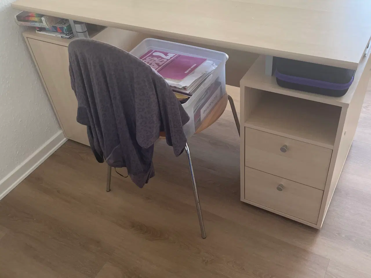 Billede 3 - Skrivebord