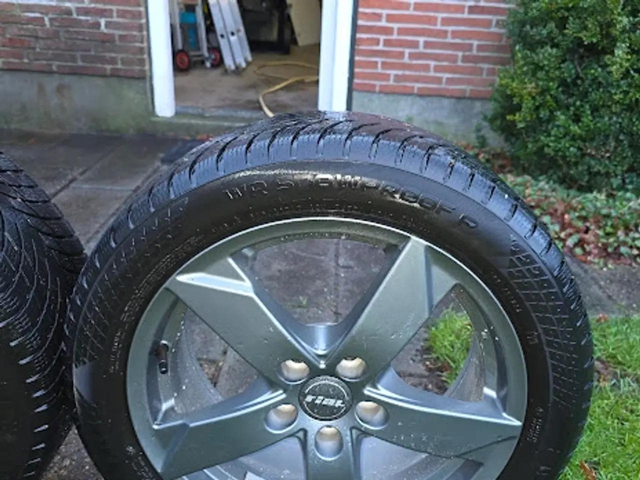 Billede 2 - Rial 5x108 17 tommer fælge monteret med dæk