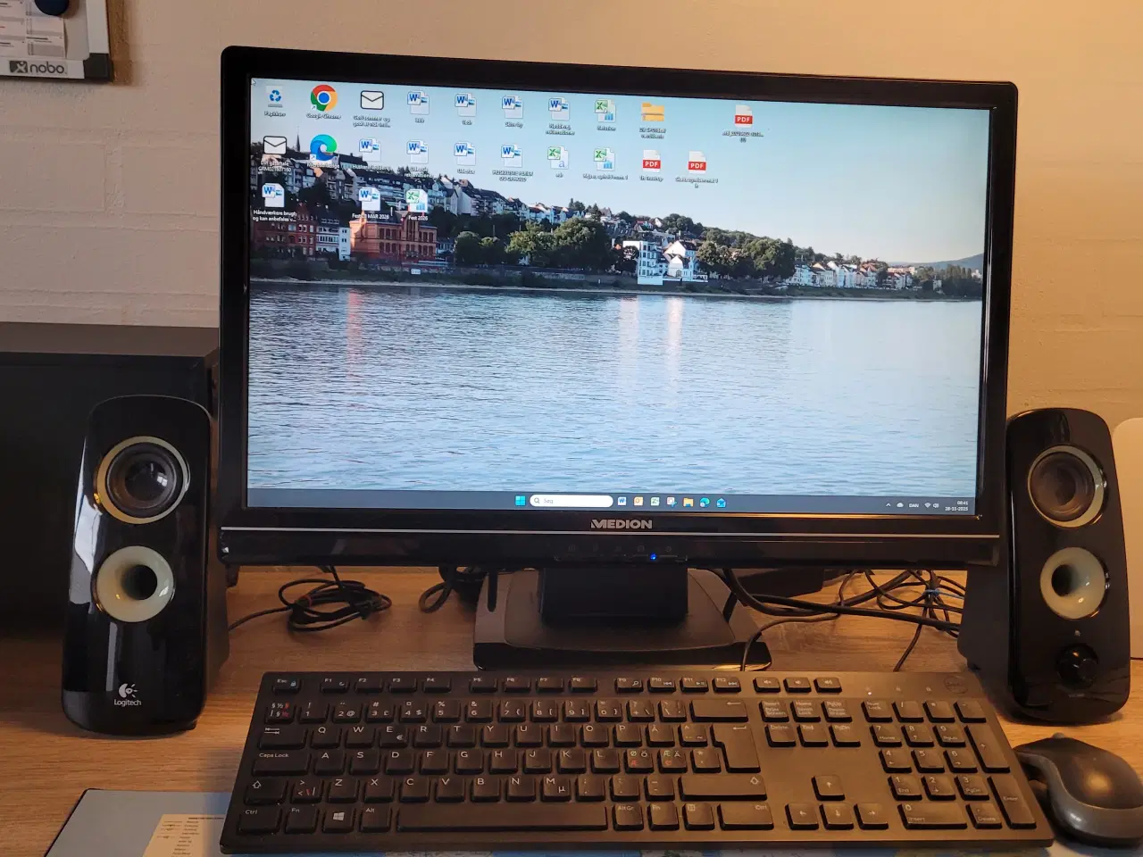 Billede 2 - Computer skærm, Højttalere, tastatur, mus