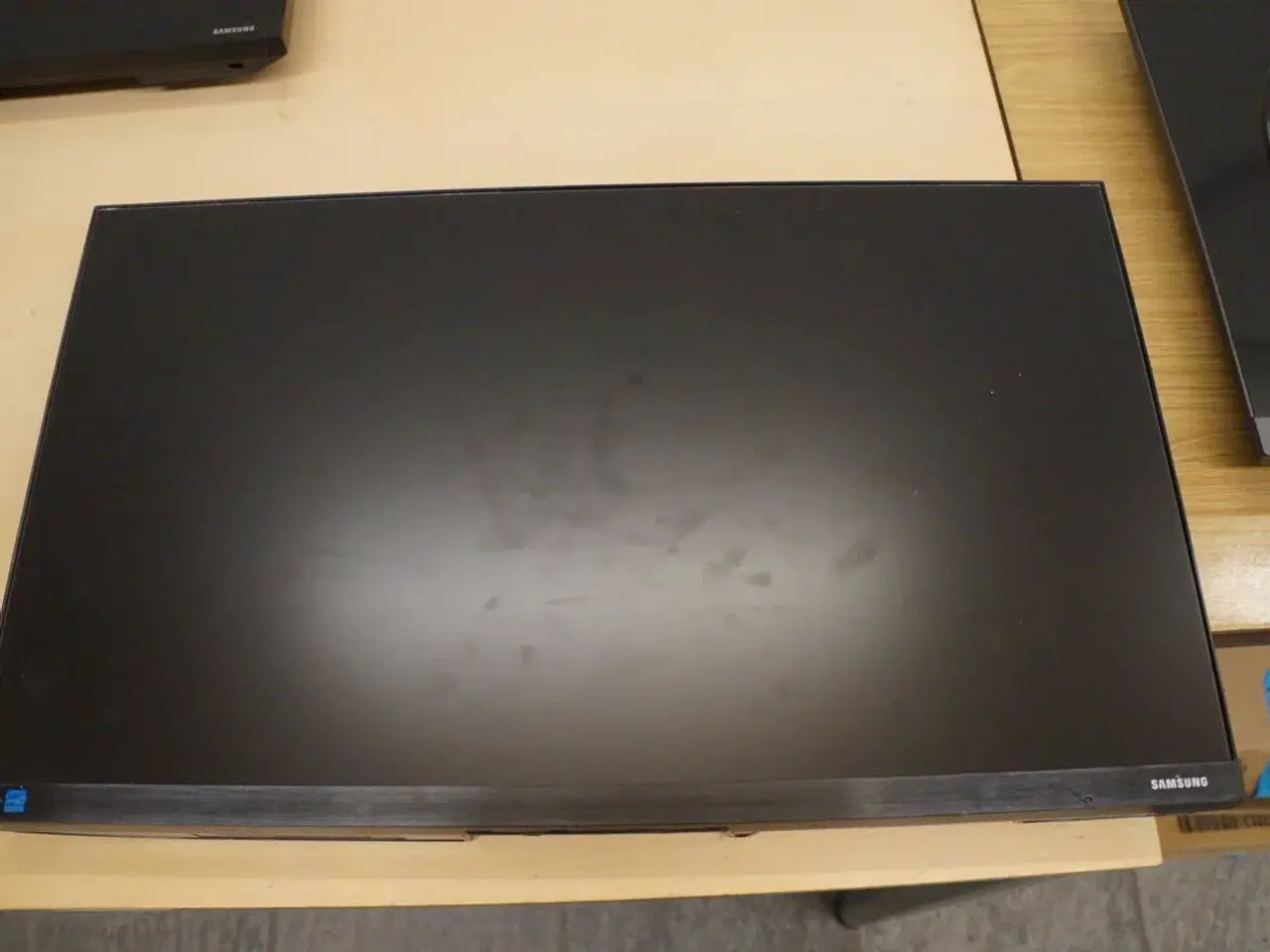 Billede 1 - Skærm SAMSUNG F24T372FWR