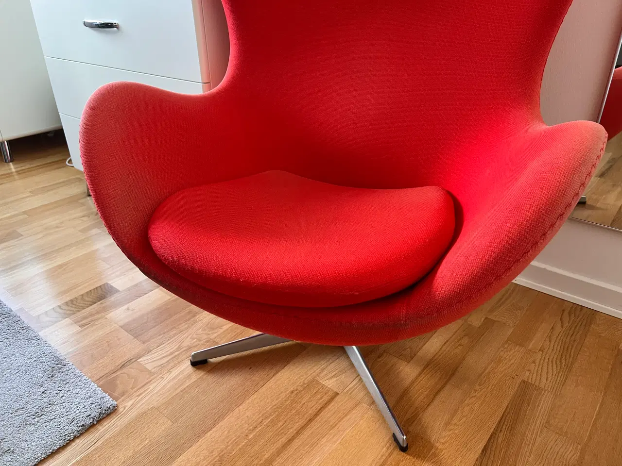Billede 4 - Originalt æg af Arne Jacobsen med drejesokkel sælg