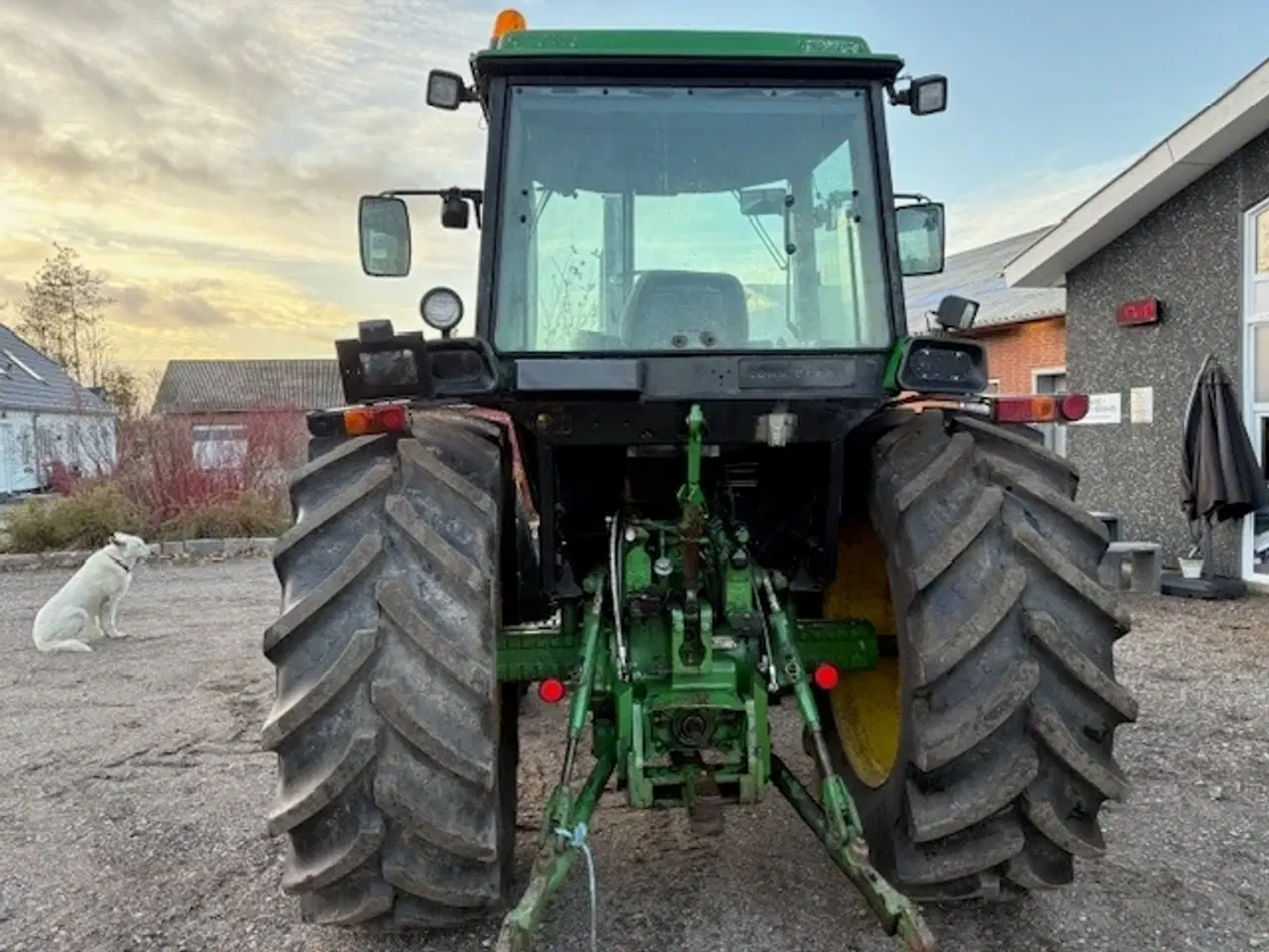 Billede 10 - John Deere 4055 FRONTLIFT, NÆSTEN NYE DÆK