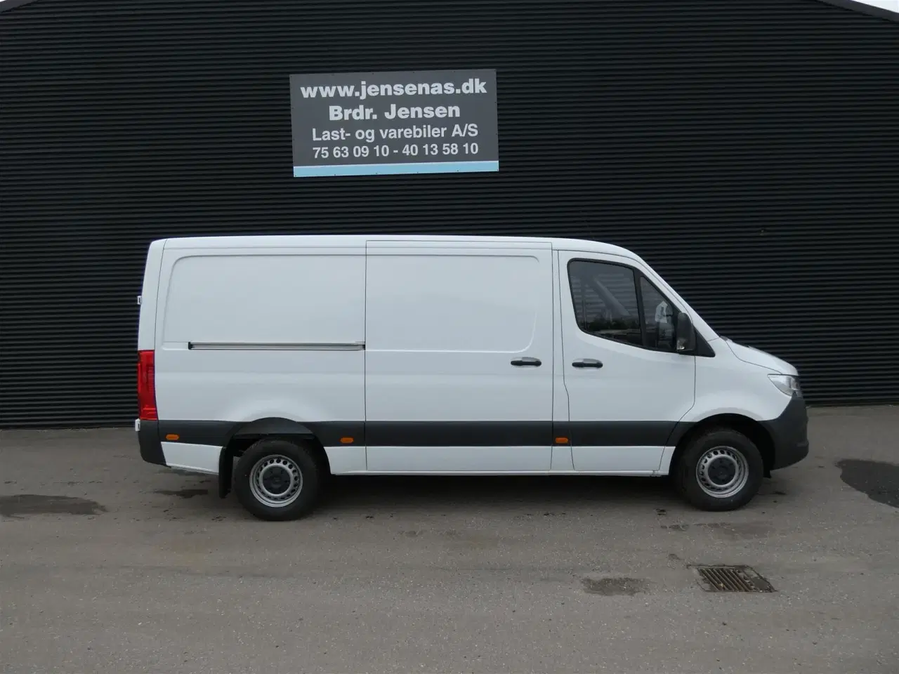 Billede 2 - Mercedes-Benz Sprinter 317 2,0 CDI A2 H2 RWD 9G-Tronic 170HK Van Aut.