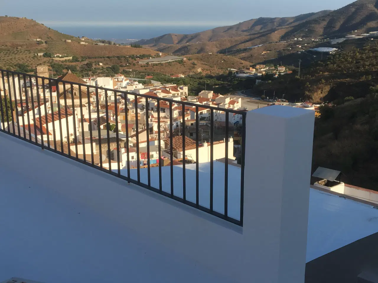 Billede 1 - SPANIEN nyreno. ca. 300 år gl.byhus med solvarme.