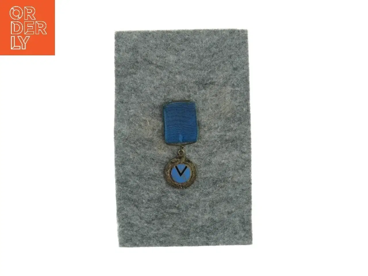 Billede 1 - Broche fra 1942 (str. L: 7,5 cm)