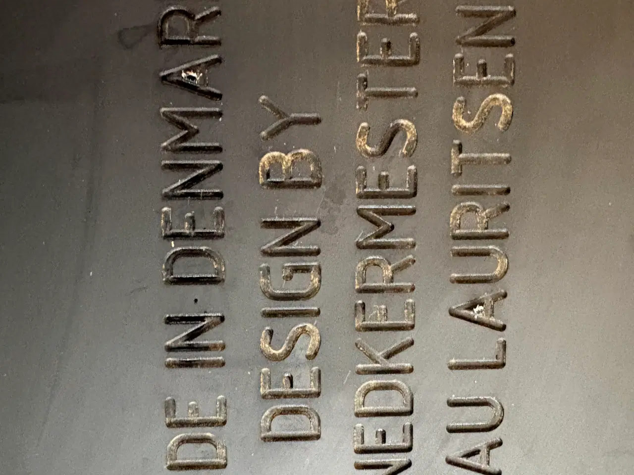 Billede 2 - Spisebord m bordplade af Royal Matt laminat