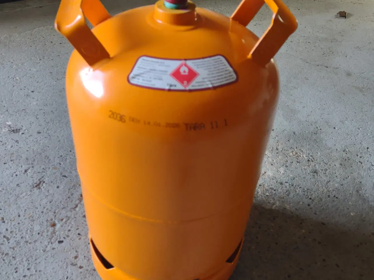 Billede 1 - Gasflaske 11 kg Fyldt og plomberet.