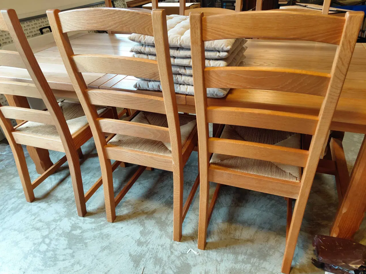 Billede 7 - Spisebord i massiv eg