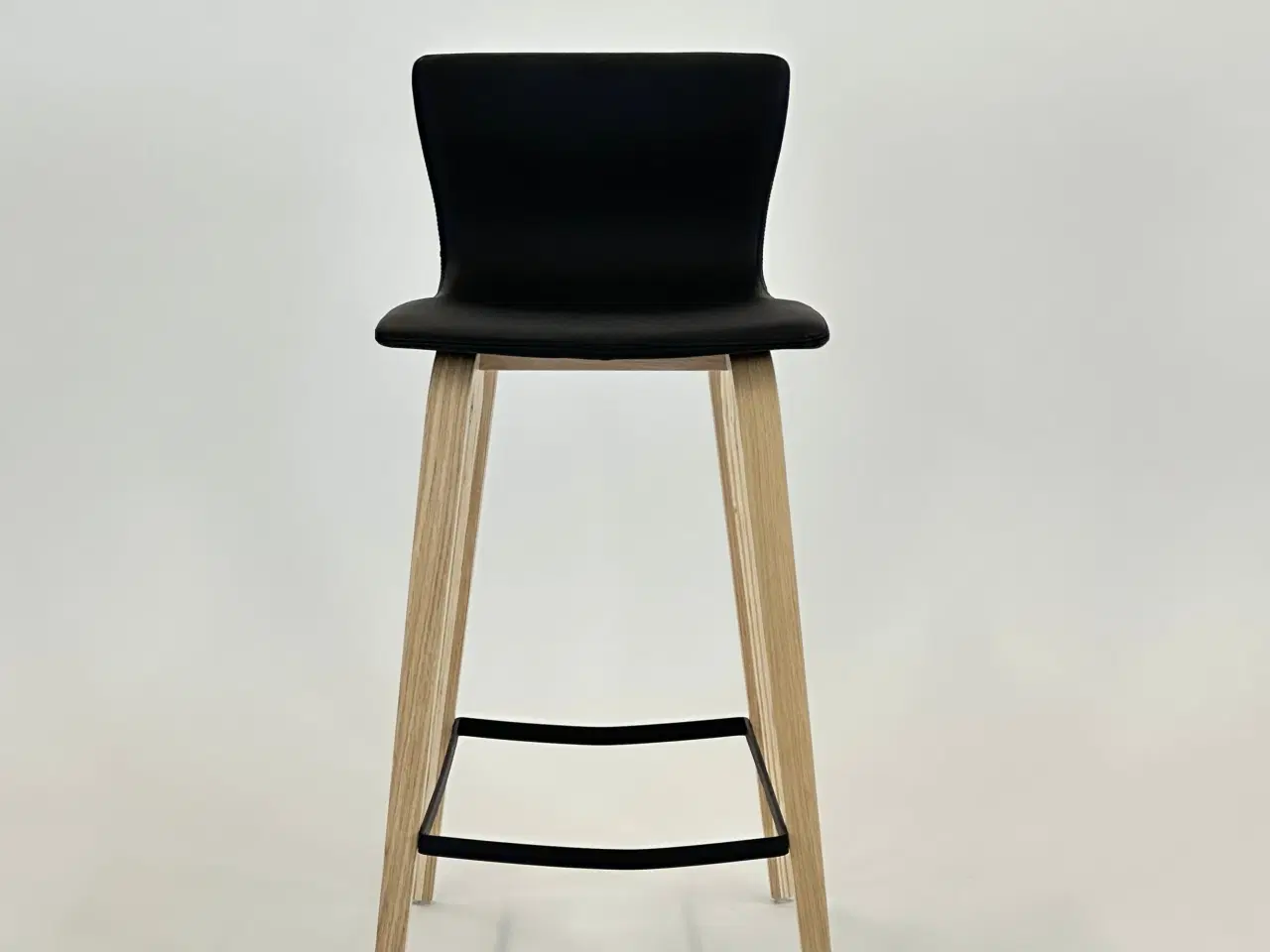 Billede 3 - Magnus Olesen Butterfly bar Barstol – Sort med Træ Stel SH 68 cm