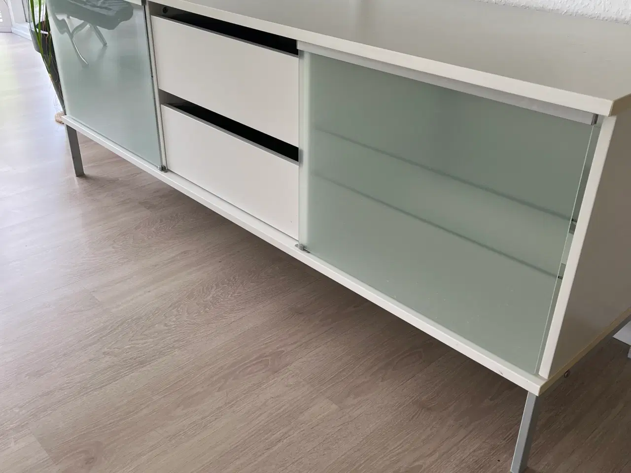 Billede 3 - TV skænk fra IKEA