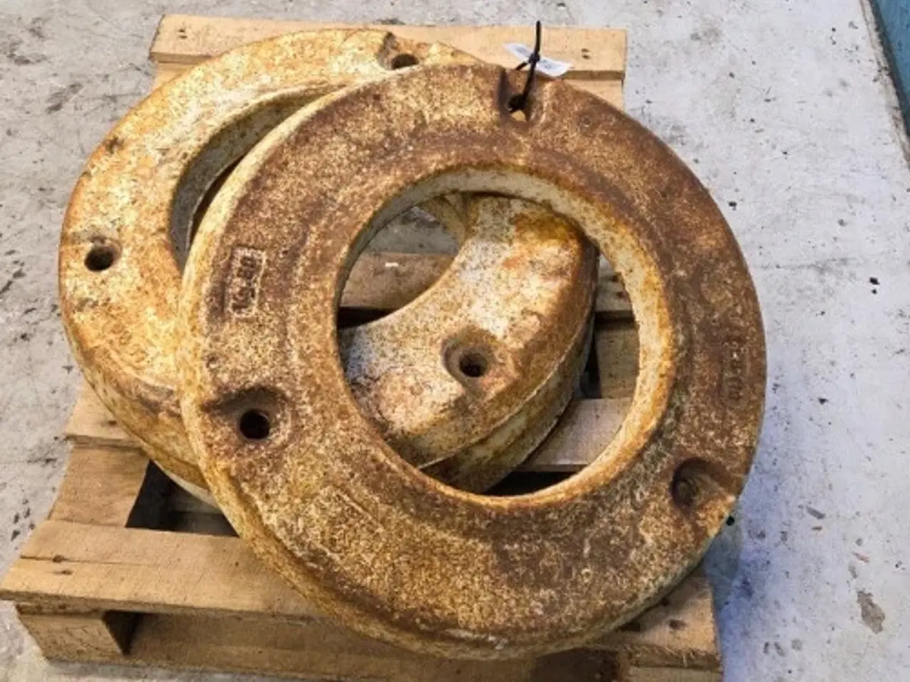 Billede 18 - New Holland T5050 Hjulvægt Sæt 5113181