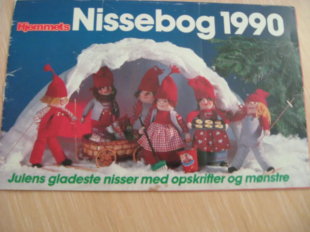 Billede 1 - Nissebog 1990