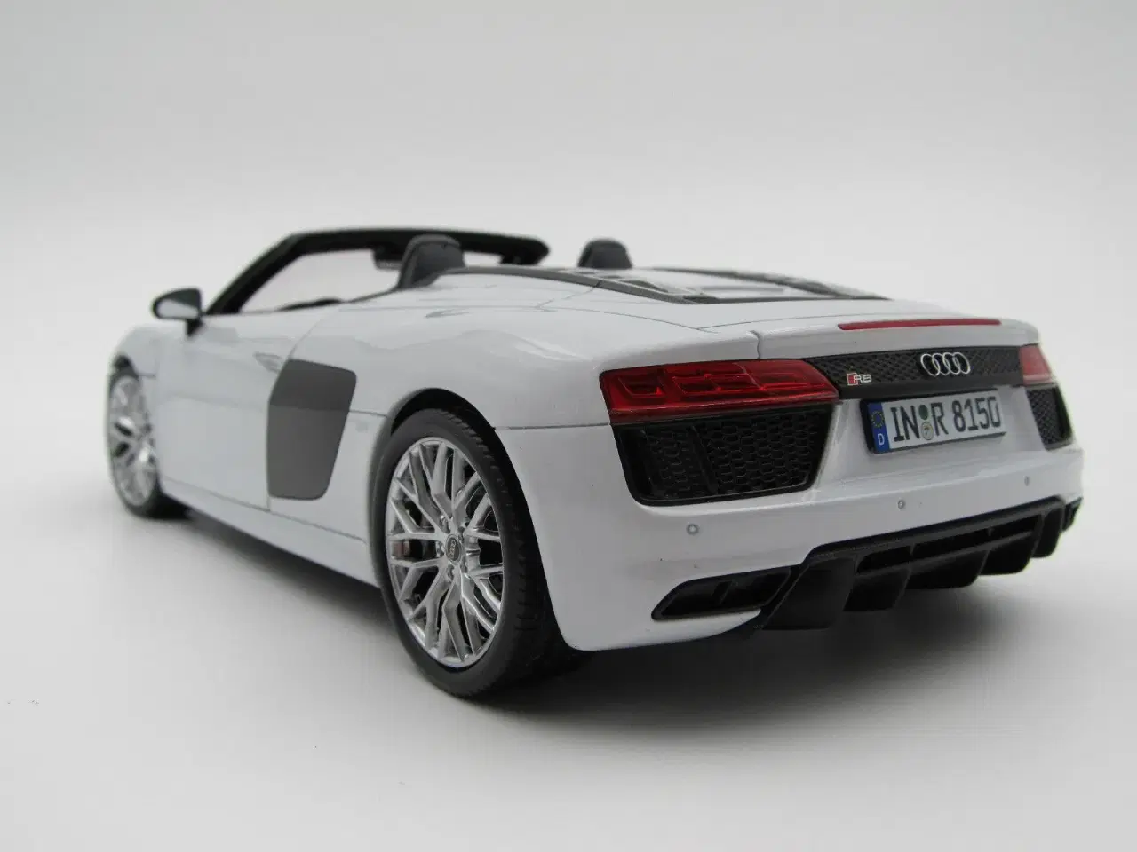 Billede 4 - AUDI Dealer Edition  2016 Audi R8 Spyder 1:18 