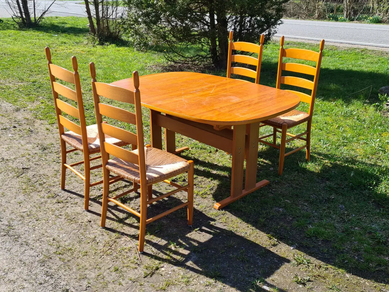 Billede 2 - Spisebord i kirsebær med 4 stole
