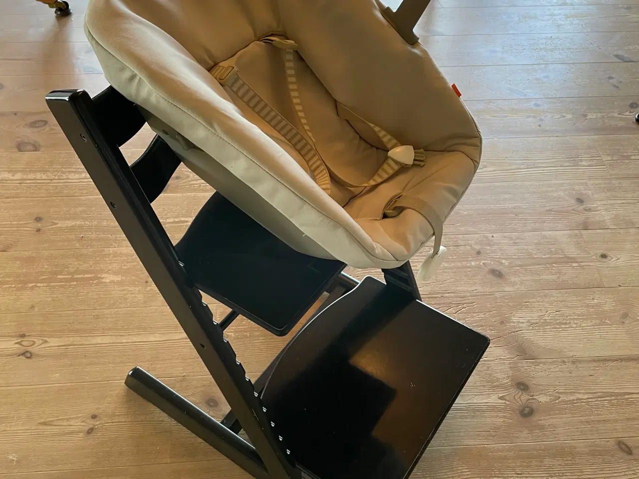 Billede 2 - Stokke Tripp Trapp højstol med Newborn Set sort
