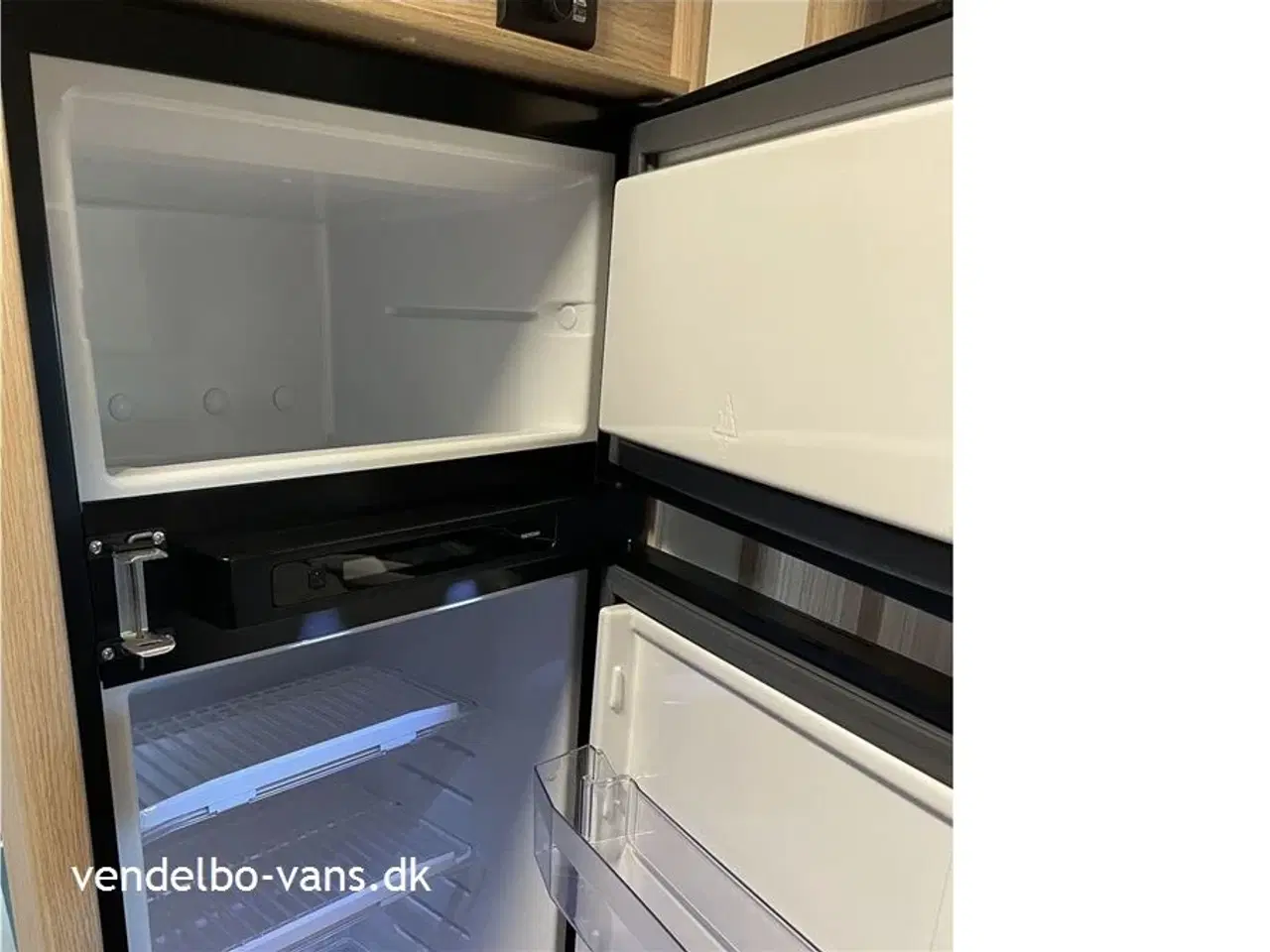 Billede 15 - 0 - SunLight I 69 L Aut.   Bemærk det lave km tal - 160 HK - 9 trins automatgear