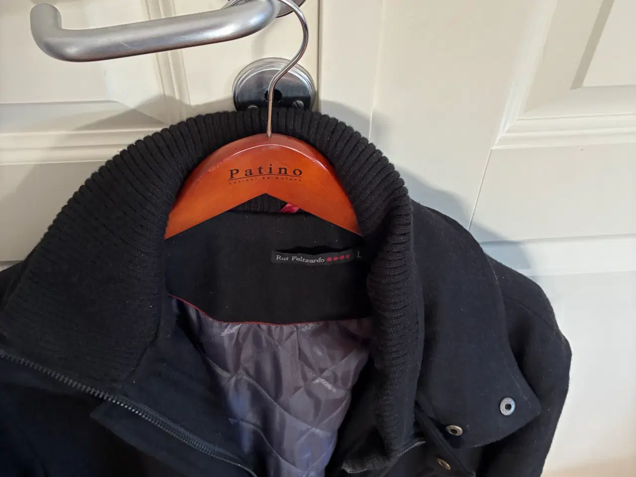 Billede 2 - Ny Sort herre uld jakke str L