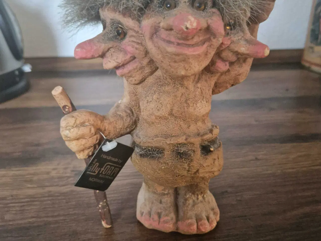 Billede 2 - 3 hovedet norsk trold, NYFORM,håndlavet. Nr 150