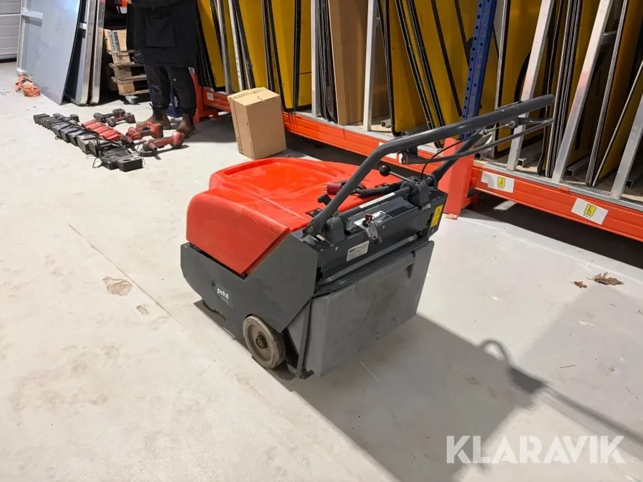 Billede 3 - Fejemaskine Hako Hamster 650 Batteridrevet