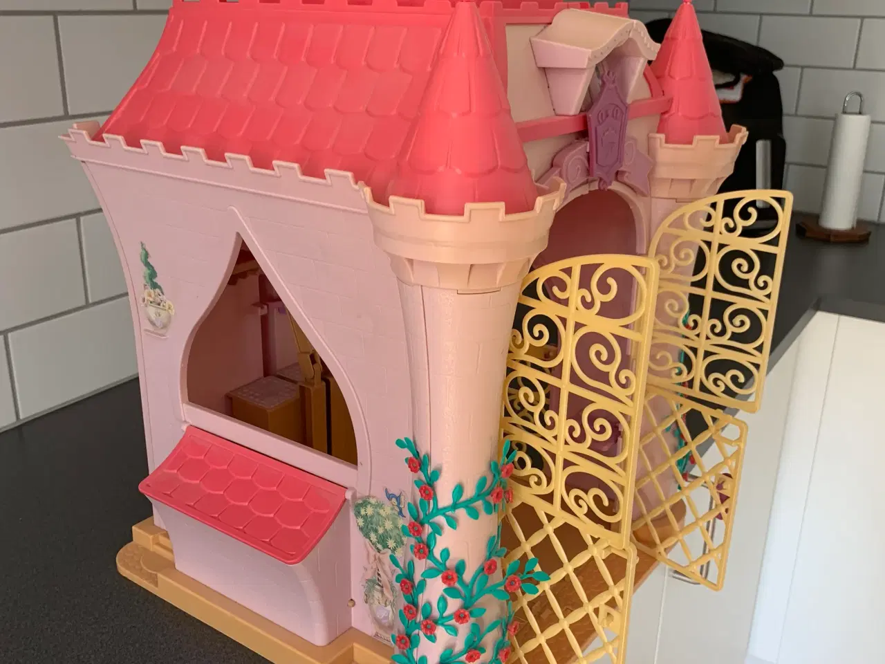 Billede 1 - Hestestald til Barbie heste