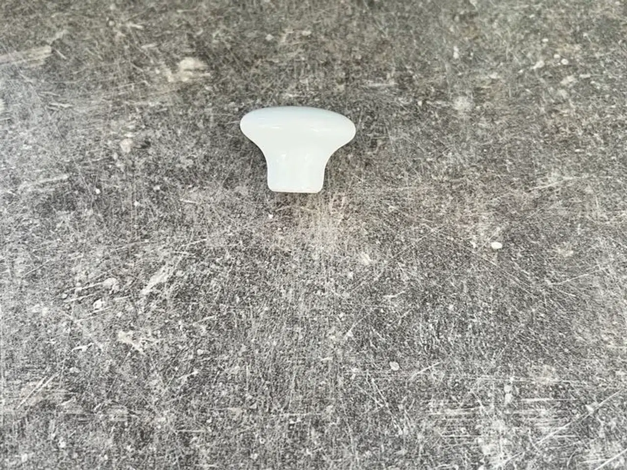 Billede 1 - 1 kasse porcelænsknopper ca. 300 stk.