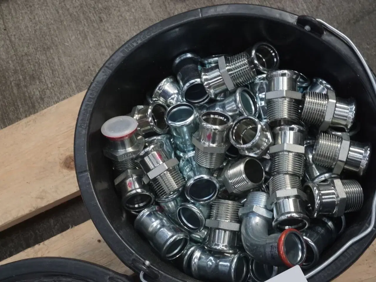 Billede 4 - 3 spande fittings