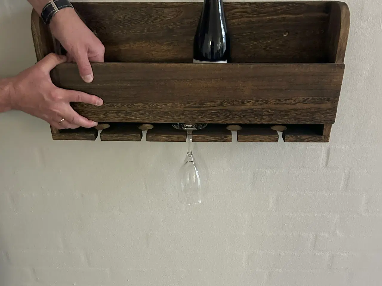 Billede 1 - Vinreol - Væghængt (6 flasker - 5 glas)