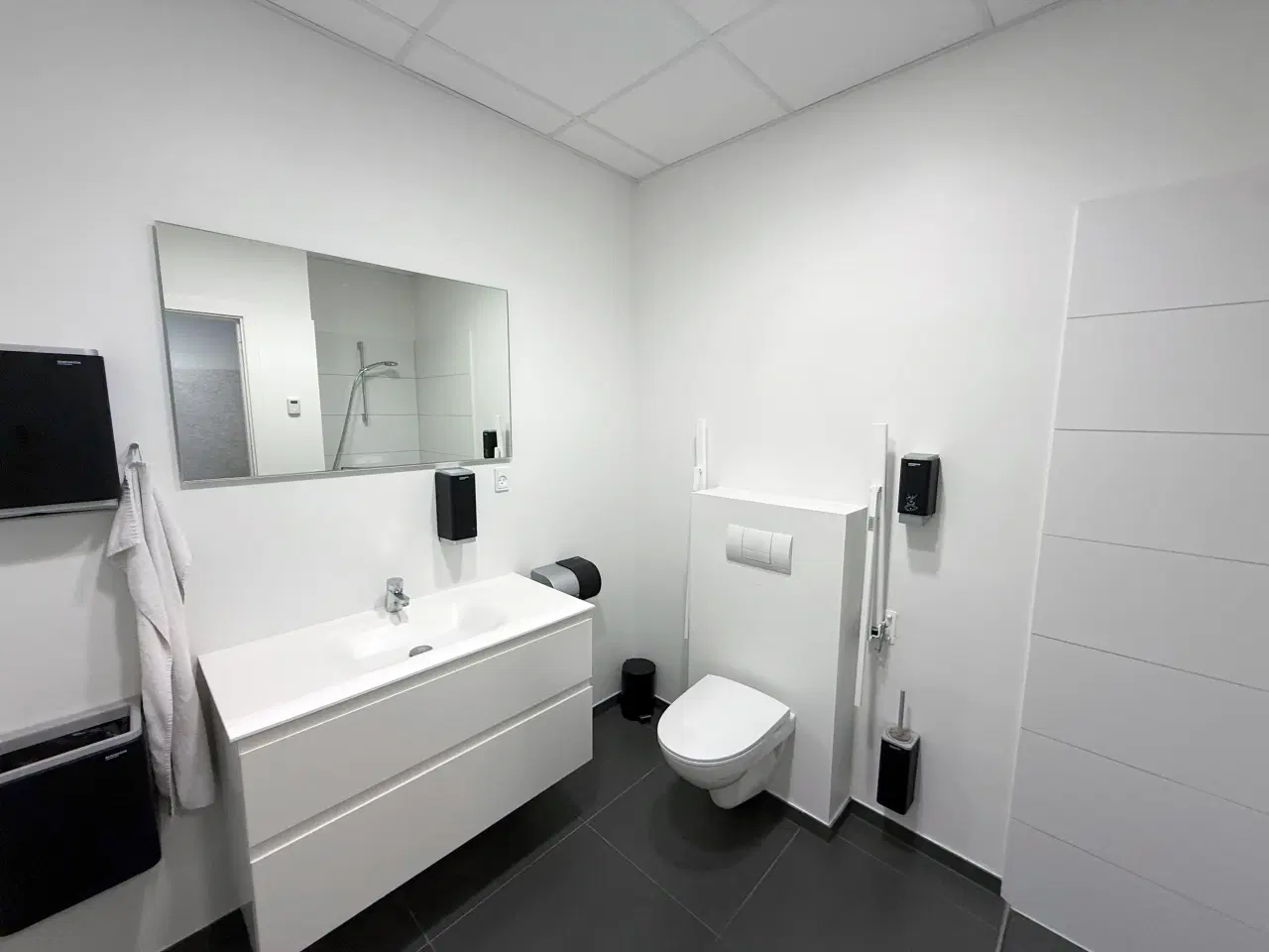 Billede 9 - Nyere stor lyst kontor med egen altan