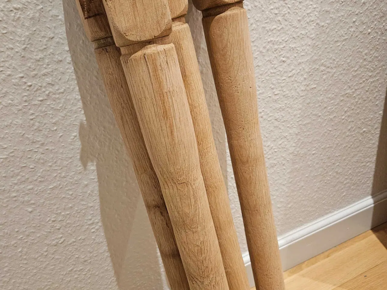 Billede 13 - Rundt massiv egetræsbord