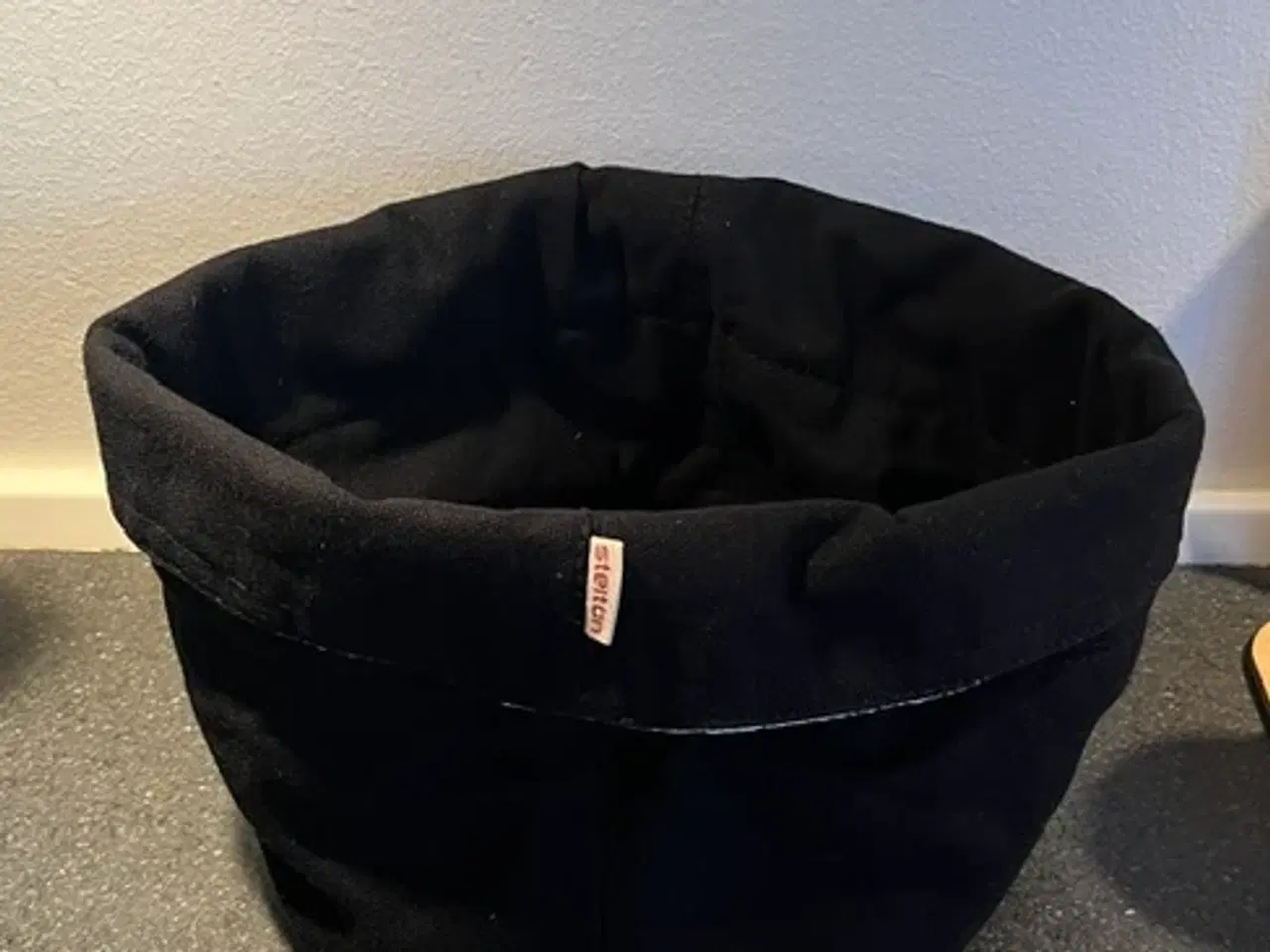 Billede 1 - Klassisk Stelton brødpose i sort – klar til brug