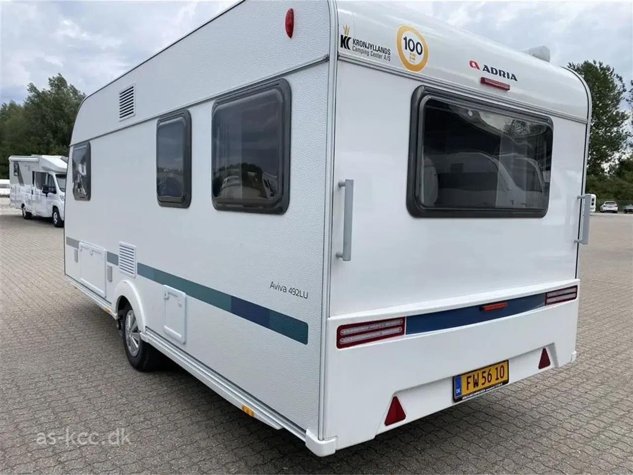Billede 6 - 2025 - Adria Aviva 492 LU   Adria Aviva 492 LU årg. 2025 med siddegruppe og 2 enkeltsenge med udtræk 5 sovepladser og 4 siddepladser