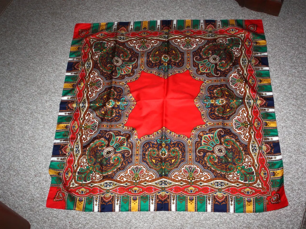 Billede 2 - Vintage tørklæde made in Italy 85 cm x 85 cm