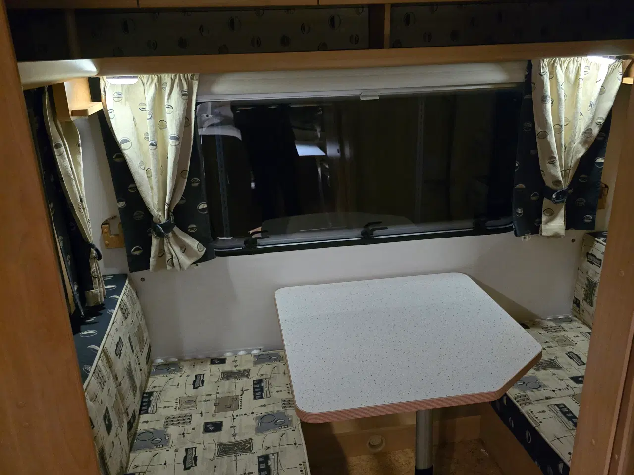 Billede 10 - Burstner 390 TK m Isabella fortelt,mover,køjeseng