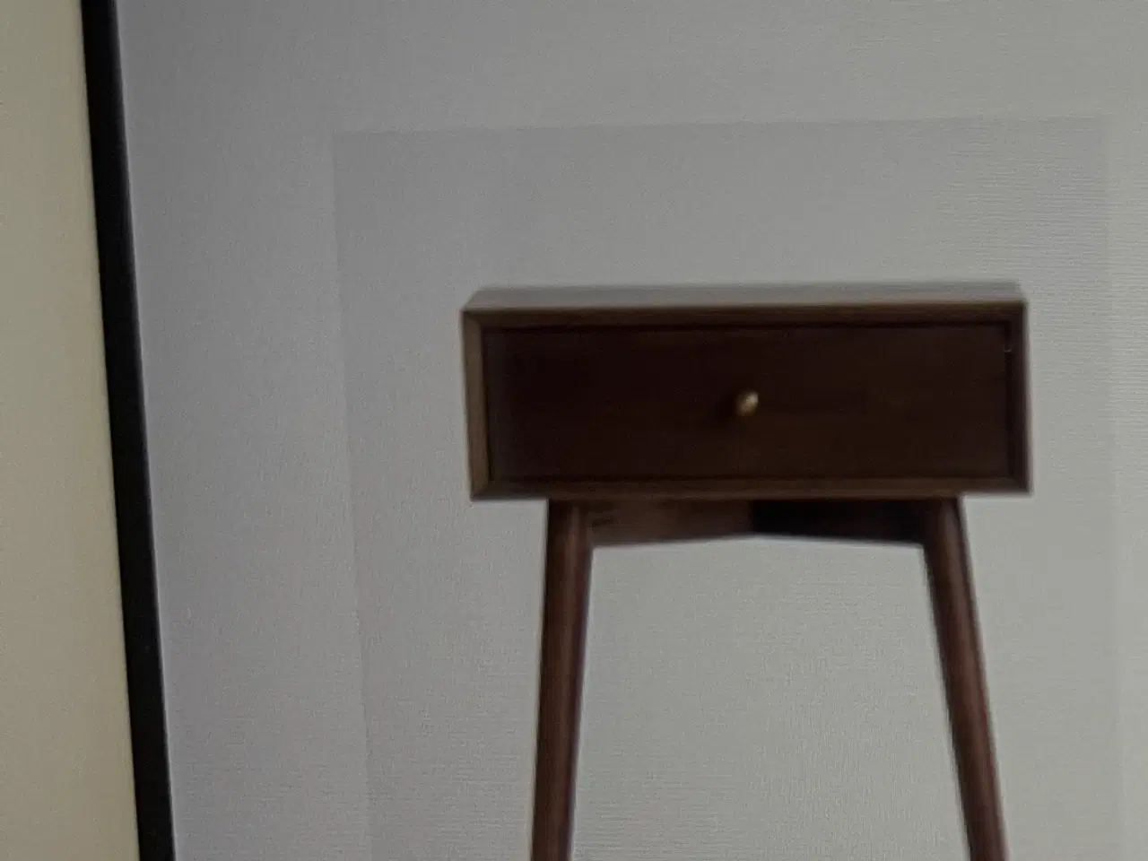 Billede 2 - Sengebord i mørk eg