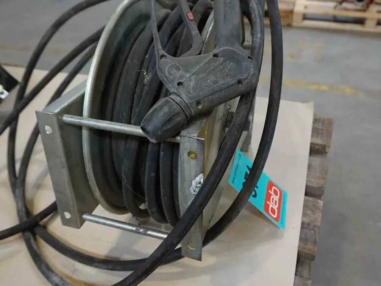 Billede 2 - 20M. Slange med væghængt opruller til damp/højtryksrenser (MOMSFRI)