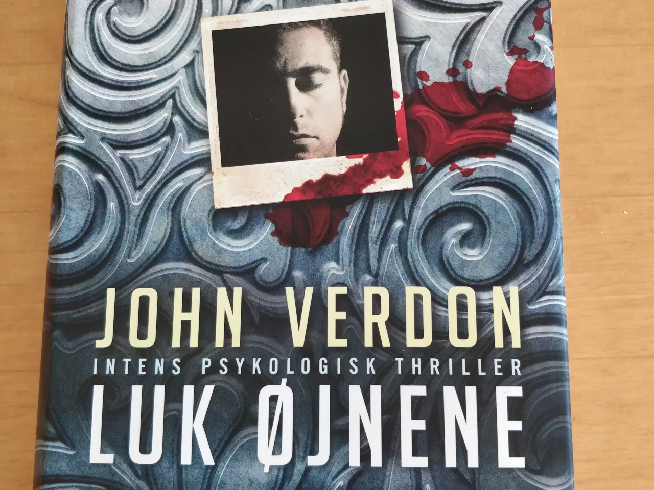 Billede 1 - Luk øjnene, John Verdon