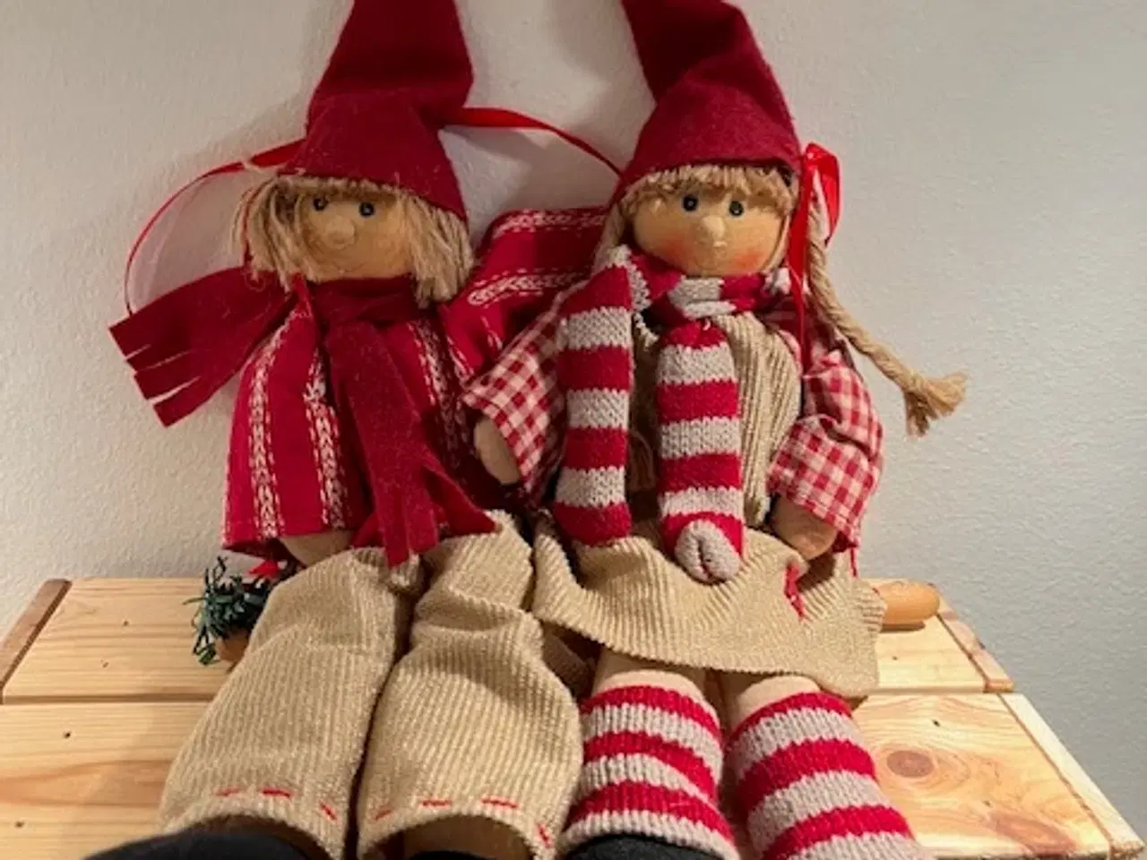 Billede 3 - Hygge til jul: Hyggeligt nissepar og julepynt sælg