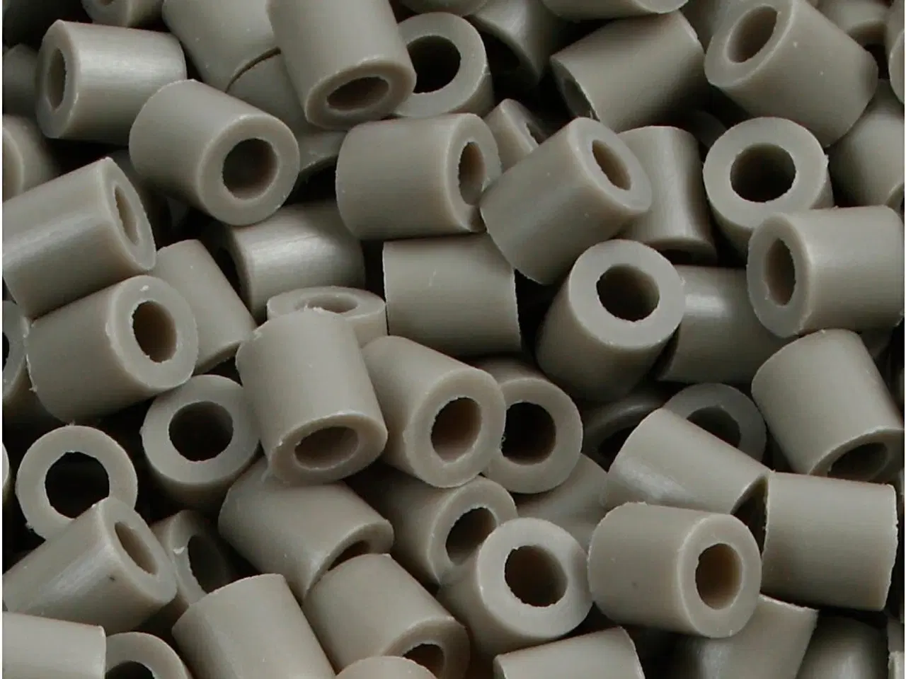 Billede 1 - PhotoPearls, str. 5x5 mm, hulstr. 2,5 mm, medium, askegrå (8), 6000stk./ 1 pk.