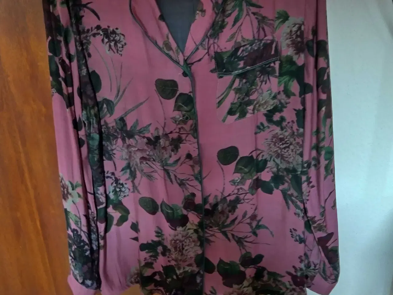 Billede 1 - Langærmet skjorte fra Sofie Schnoor 