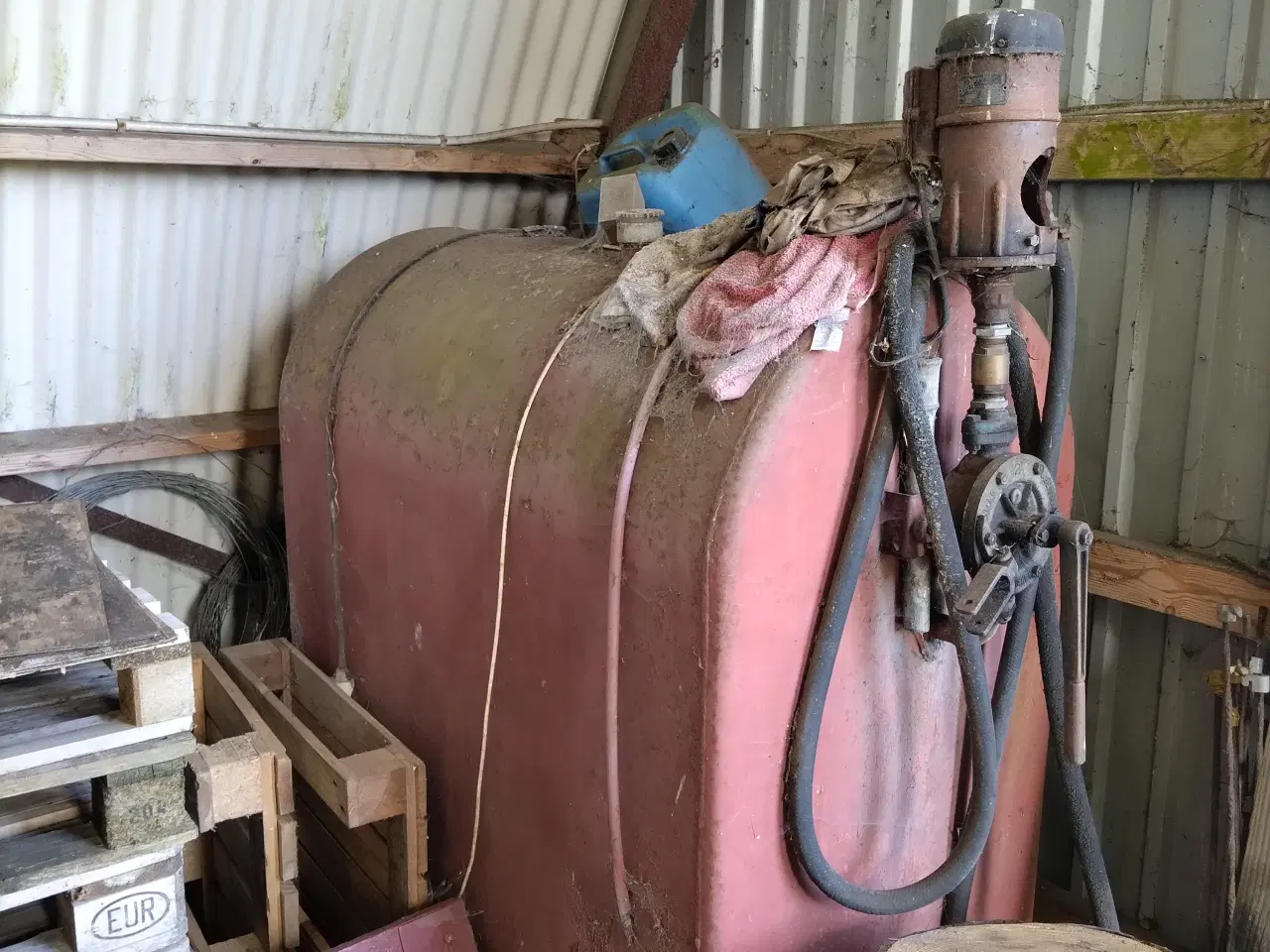 Billede 2 - Diesel tank med pumpe 