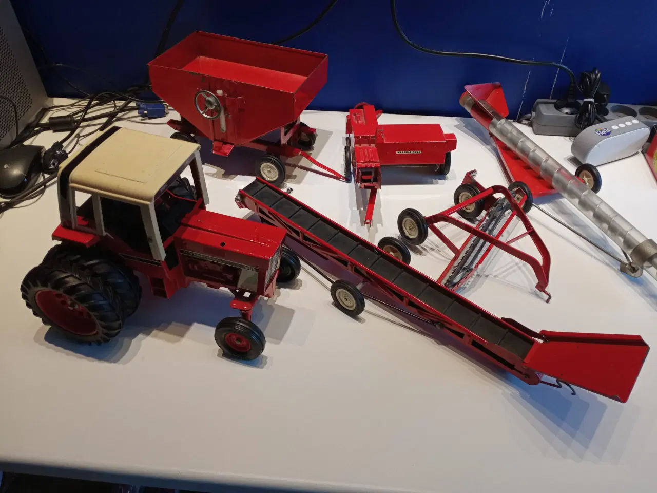 Billede 2 - ERTL International modeller Traktor sæt