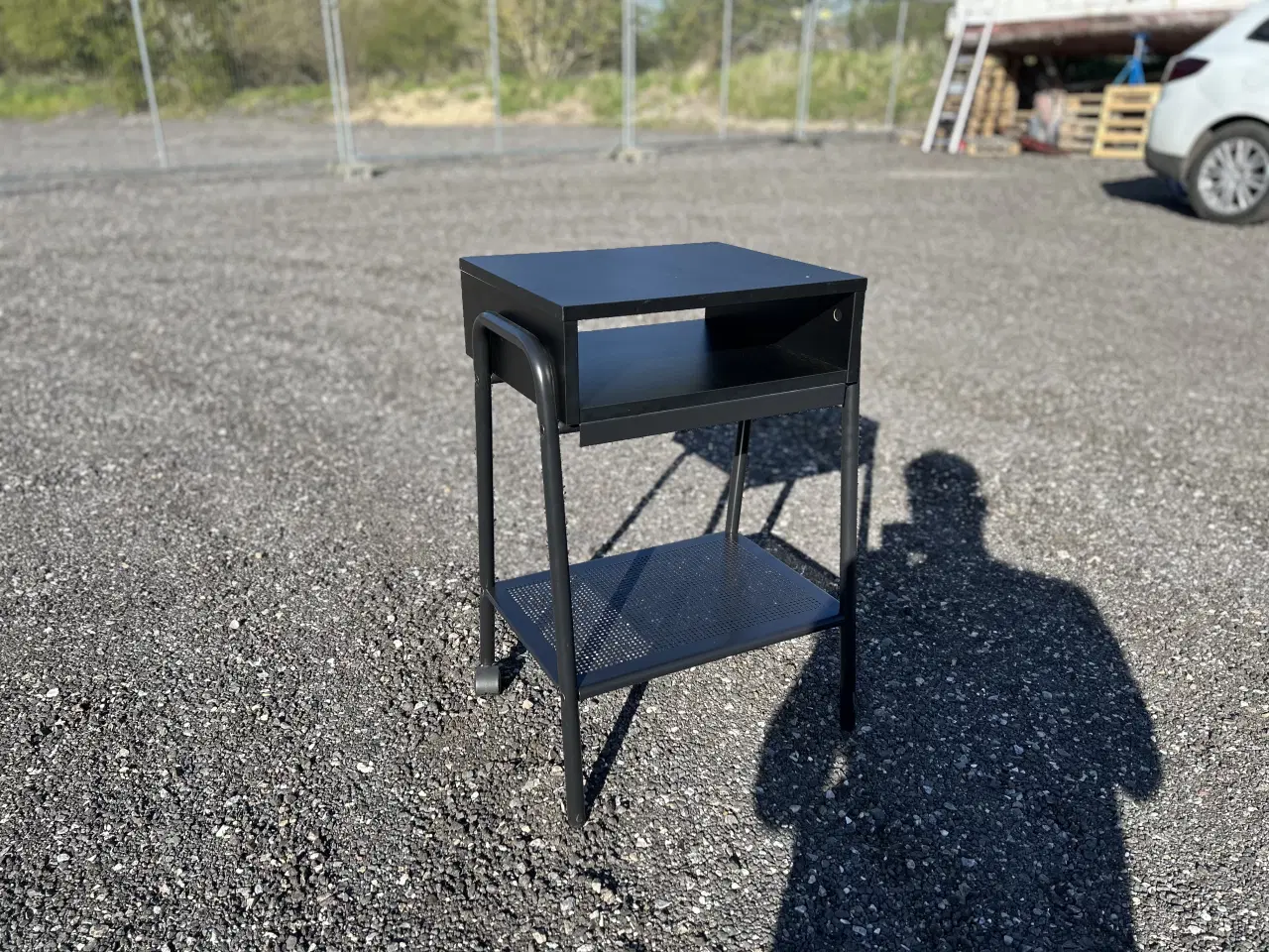 Billede 1 - Sort natbord i metal