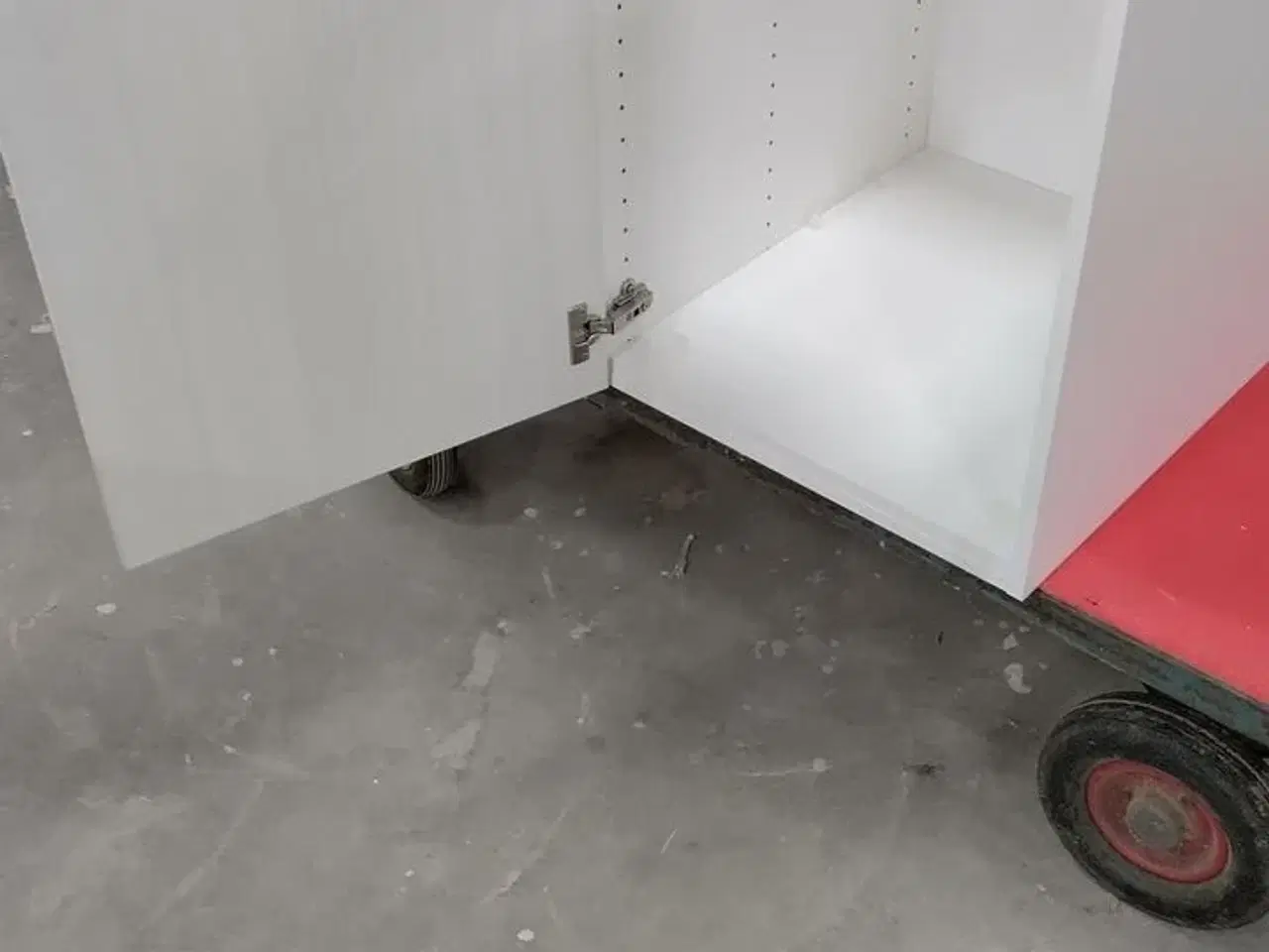 Billede 5 - 4 stk. usamlet underskabe H: 70,4 x B: 50 x D: 60,0 med låge og 4 hylder