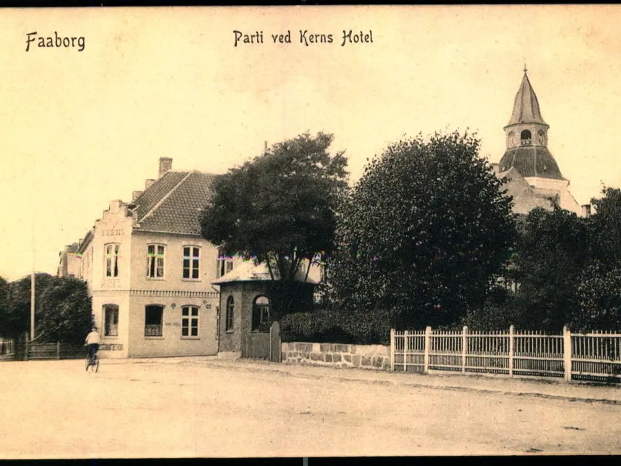 Billede 1 - Faaborg - Parti ved Kerns Hotel - Peter Alstrup 3886 - Brugt