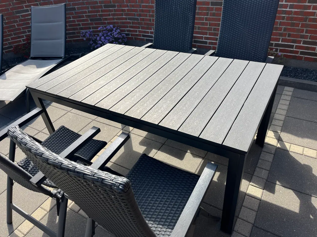 Billede 1 - Sort non wood havebord