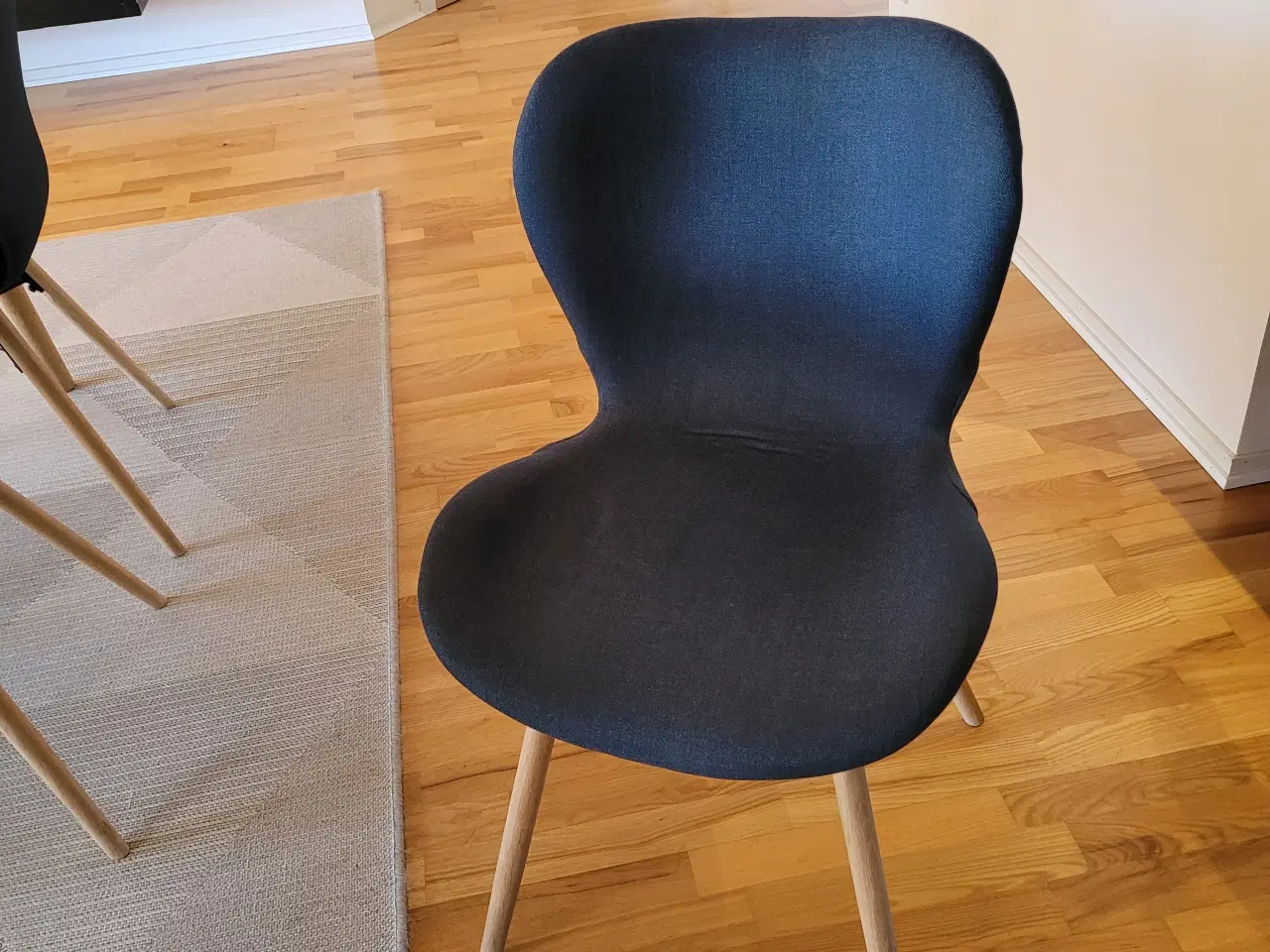 Billede 2 - Spisebordssæt med 6 stole i eg