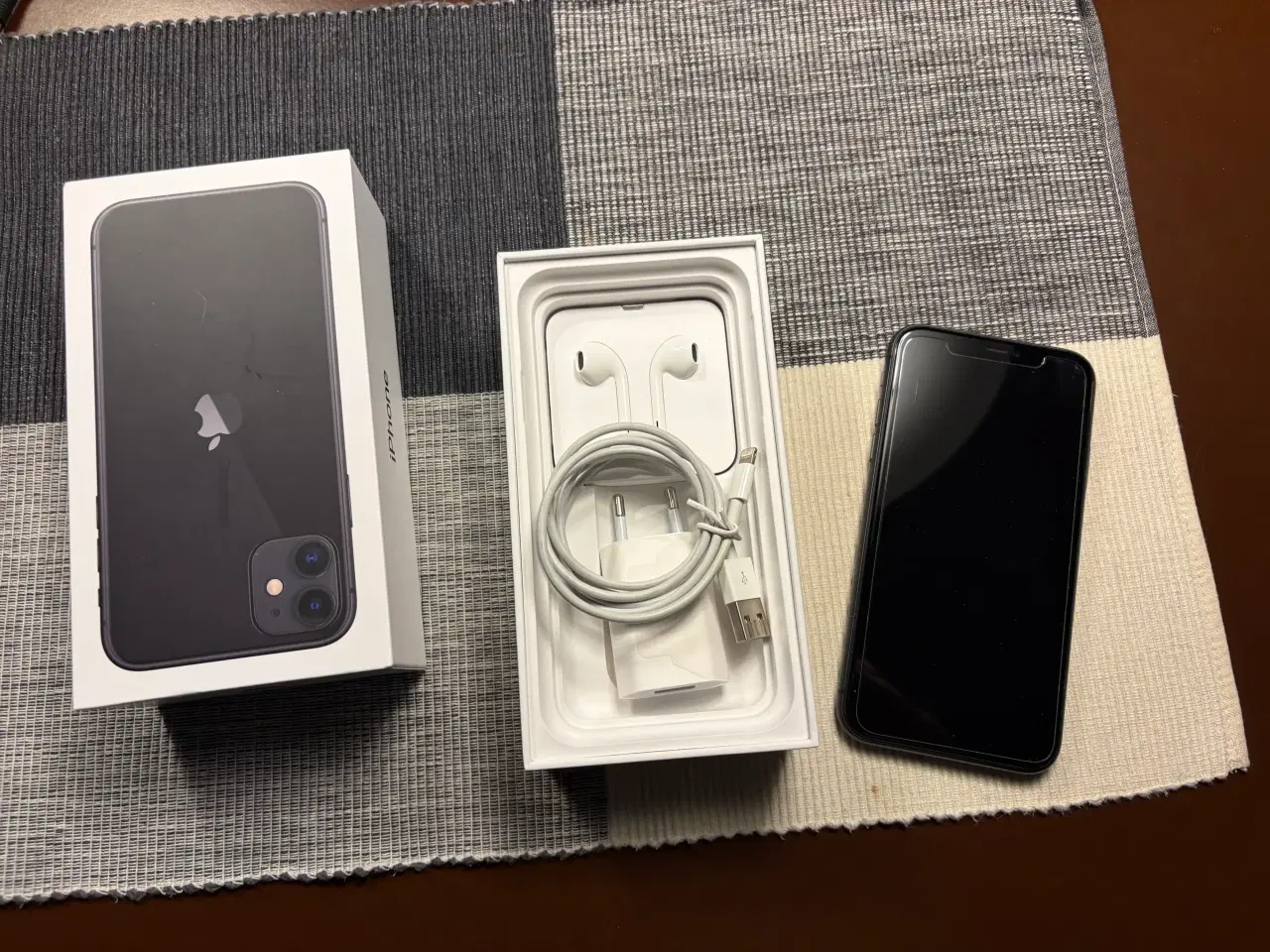 Billede 3 - Iphone 11 64 gb