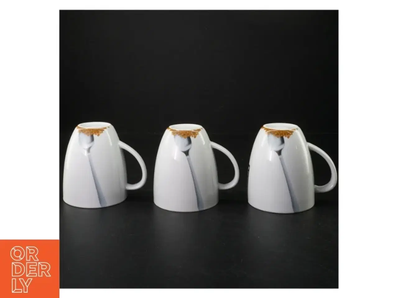 Billede 2 - Porcelænskopper med guldkant fra Nescafé (str. H. 10 cm. ø. 8,5 cm)