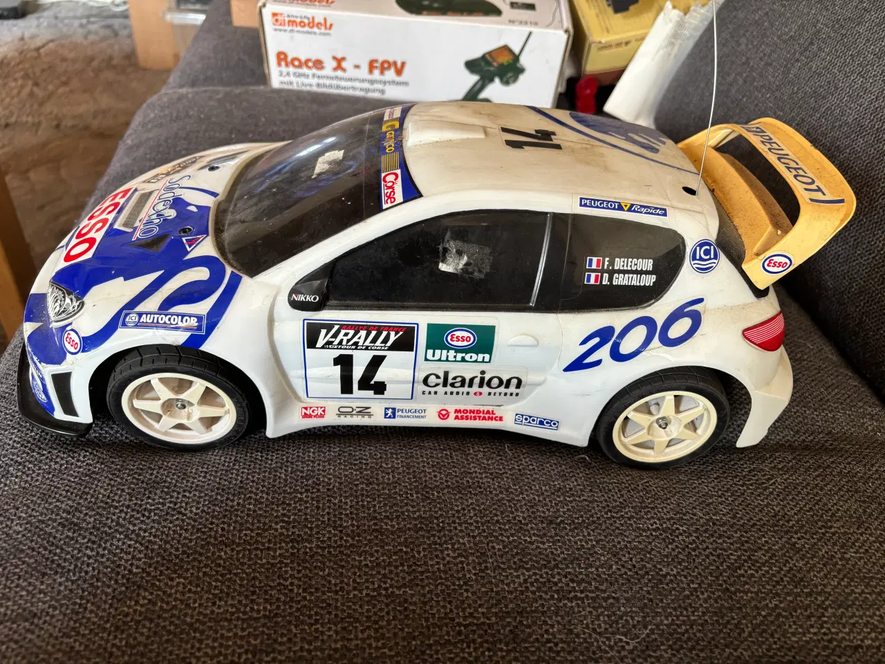 Billede 2 - Fjernstyret Tamiya Peugeot 206 rally